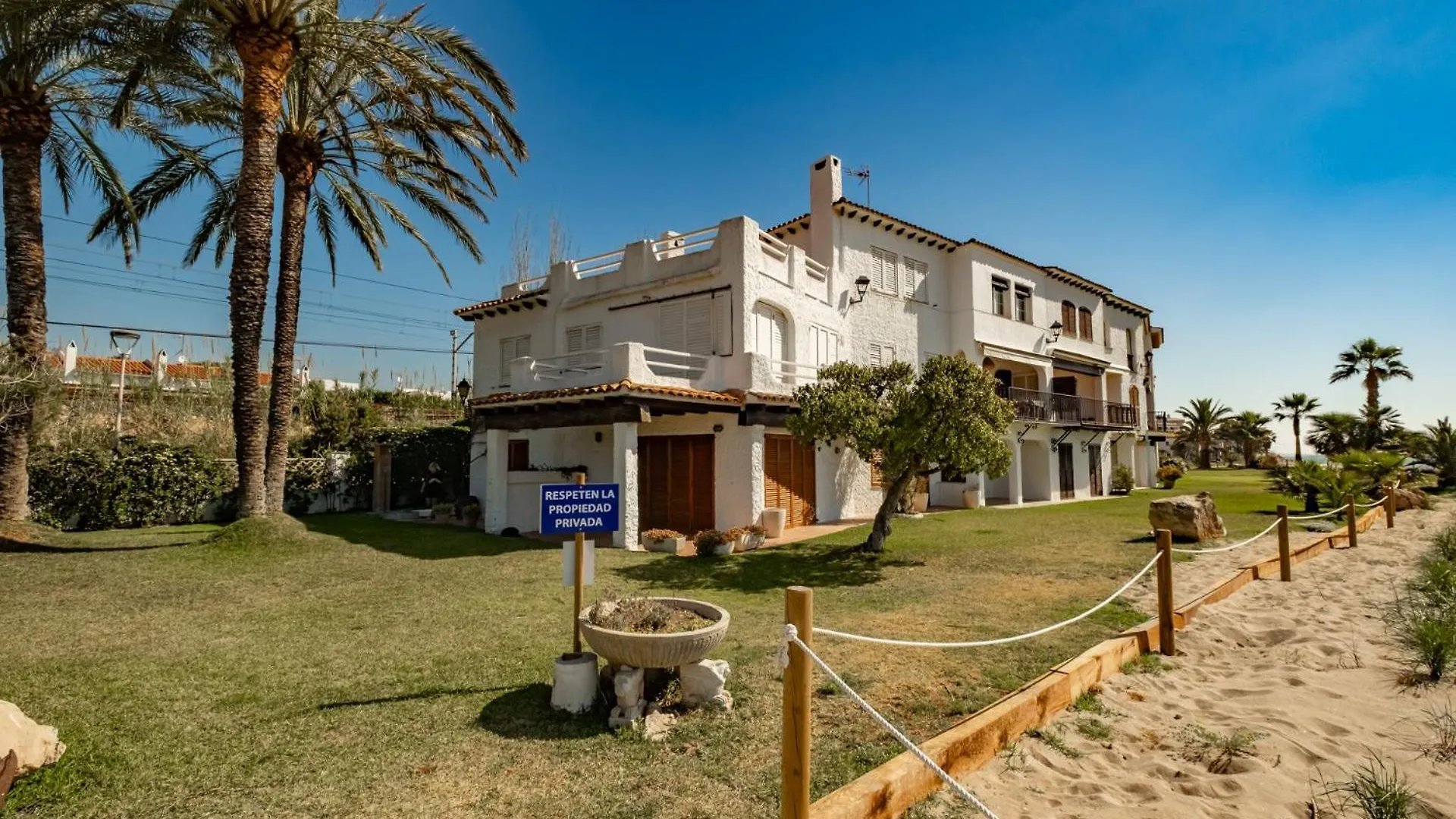 Paraiso Frente Al Mar Apto Duplex contacts